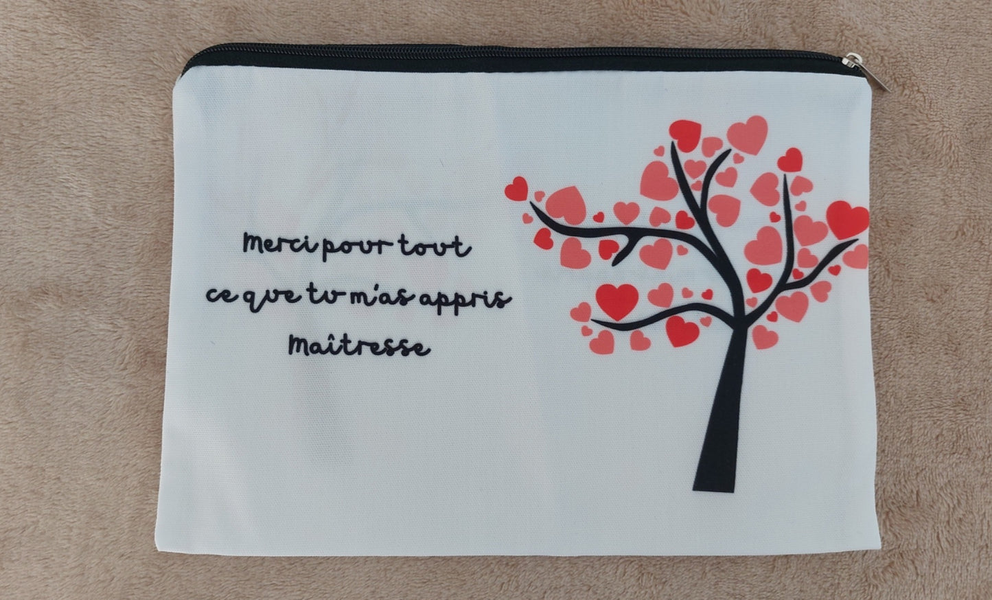Pochette de fin d'année Maîtresse Arbre Coeurs personnalisable